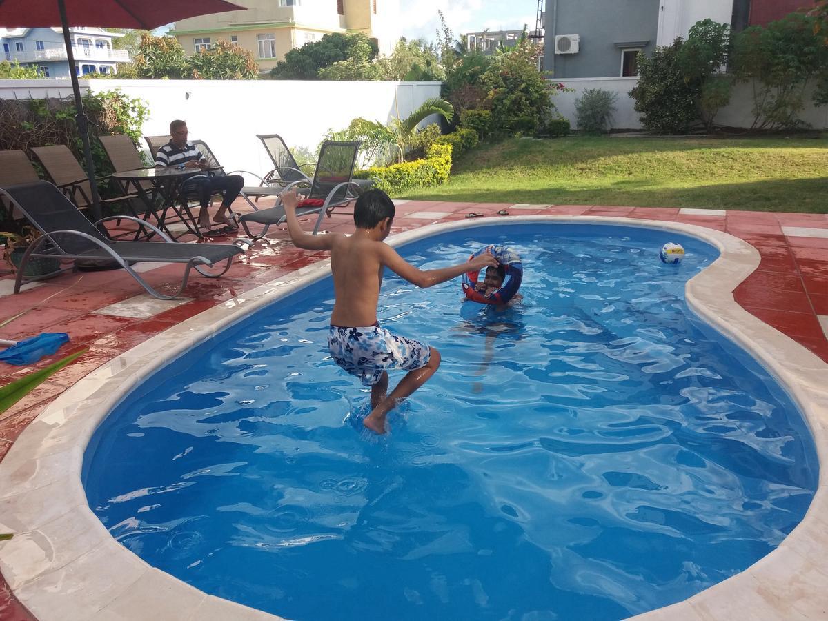 Cardamon Villa Is A 2 Bedroom With 1 Bathroom And Seperate Toilet Detached House With Ac And Swimming Pool , 5 Minutes Walk From Flic En Flac Public Beach Екстер'єр фото