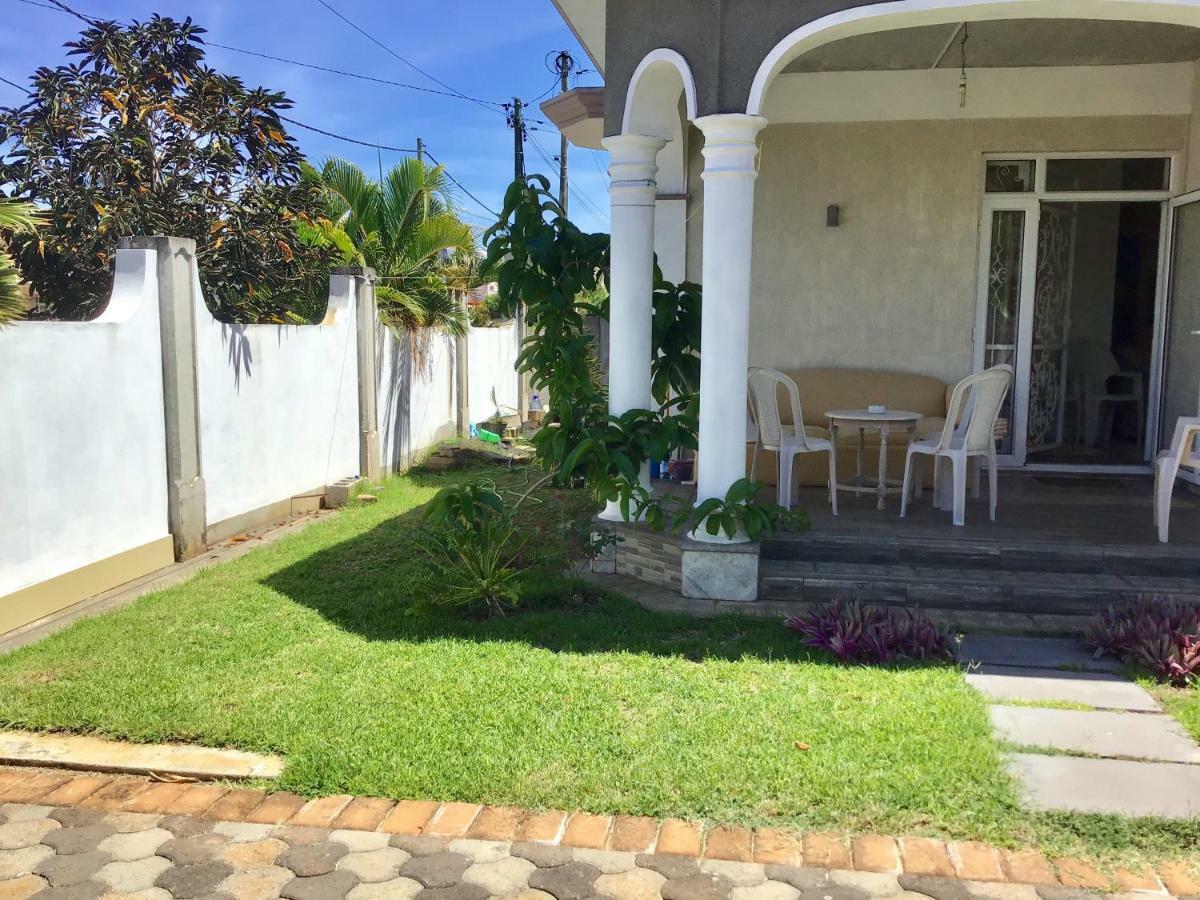 Cardamon Villa Is A 2 Bedroom With 1 Bathroom And Seperate Toilet Detached House With Ac And Swimming Pool , 5 Minutes Walk From Flic En Flac Public Beach Екстер'єр фото